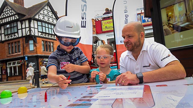 Essar Oil UK sponsors Amazed by Science Fest